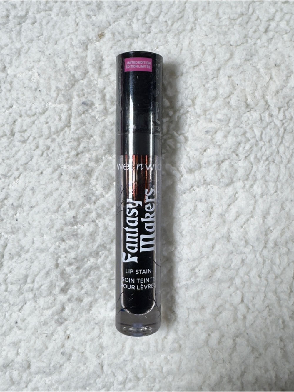 Wet n wild Fantasy Makers Lip Stain - vampire bite( deep red ) limited edition